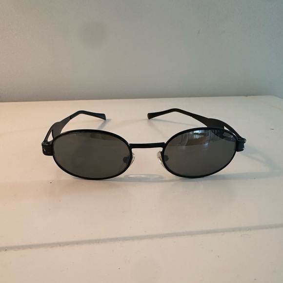 VINTAGE DEAD STOCK SUNGLASSES - Picture 2 of 4